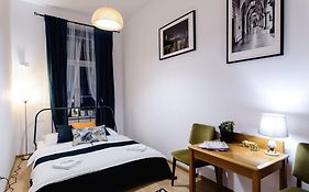 Golden Lion Guest Rooms Szewska 19